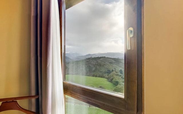 Luxurious Mansion in Cangas de Onís with Meadow View