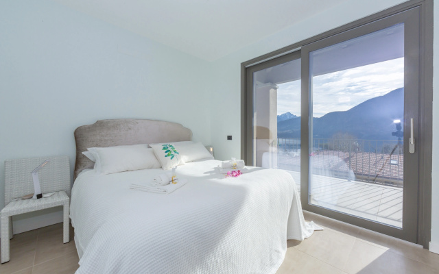Beautiful 5 Bdrm Modern Penthouse