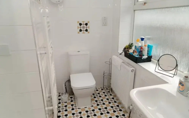 House - Sleeps 5 - Ensuite Bedrooms