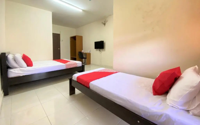 OYO 90159 Zahaar Hotel