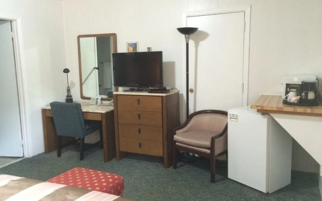 Mohawk Motel Canada