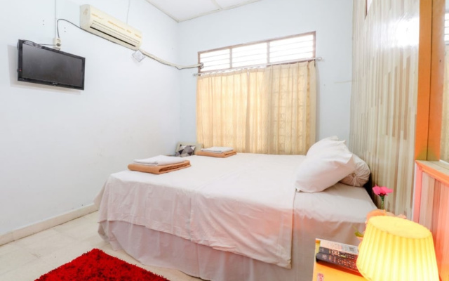 Adil Jaya Homestay
