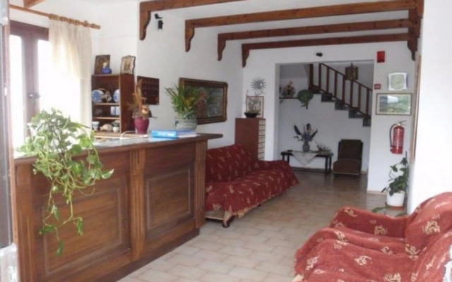 Alekos Rooms and Apartments