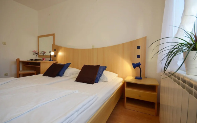 Apartments Mira