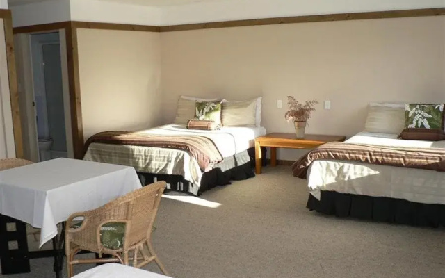 Hillside Hotel