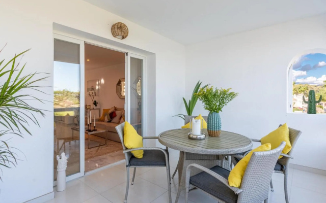 Azahara1 Beautiful apartment frontline golf