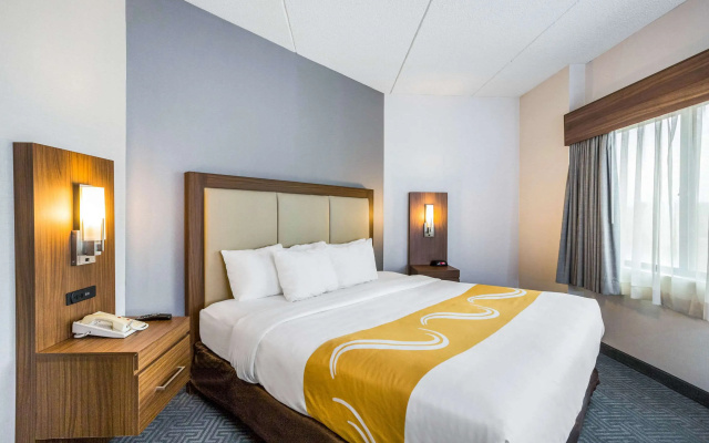 Quality Suites Lansing West