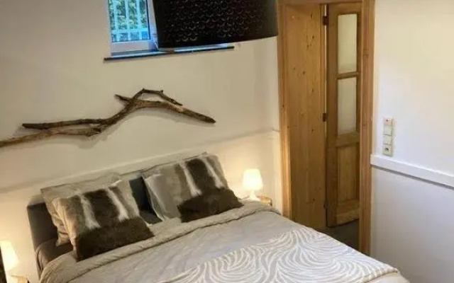 Studio - Tour d'HÉLOÏSE - 10' de Bruxelles