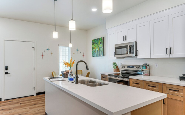 Newly Finished, High-end Condo Near Tucsons Best!