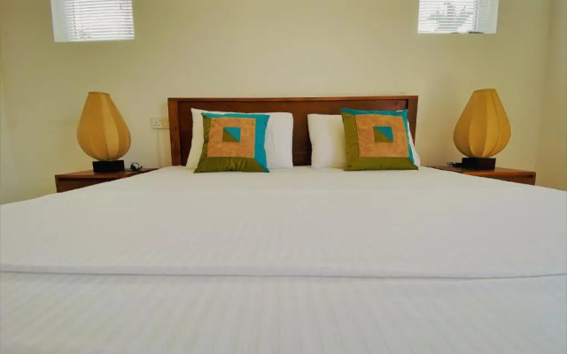 Srimadis Villa near Airport / Negombo