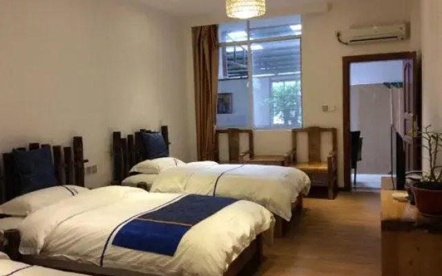 Gongshan Ancient Road Qingyuan Theme Hotel