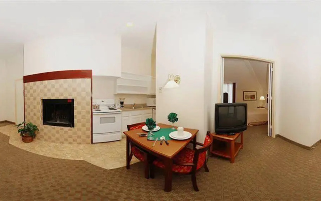 AmeriGold Suites
