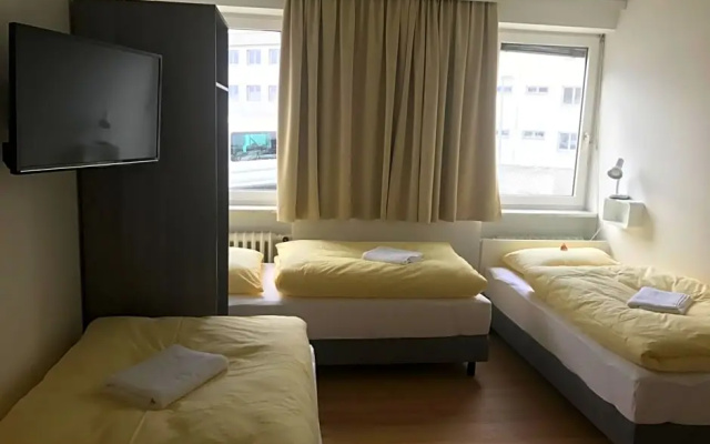 Montagehotel Bed Steel