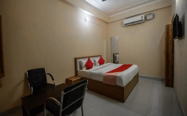 OYO 15555 Hotel Ganesham