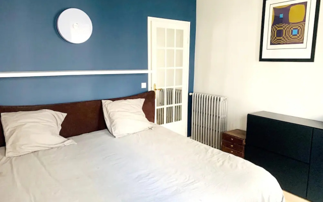Apartment with 2 Bedrooms in Paris, with Balcony And Wifi