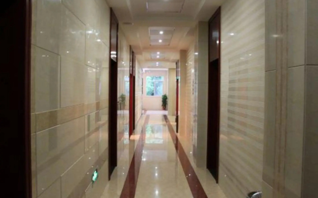 Oyo Hongta Hotel