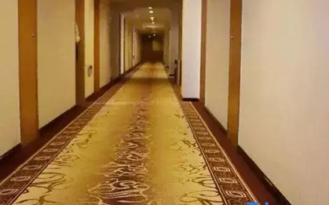 Heben Apartment (Wuyue Plaza)
