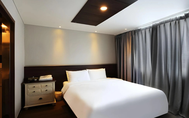 Cheongju The Mark Hotel