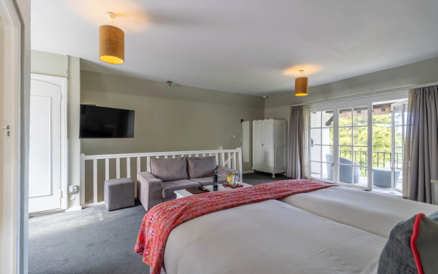 Whale Rock Luxury Lodge