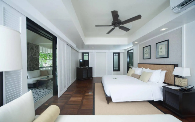 Lagen Island Resort