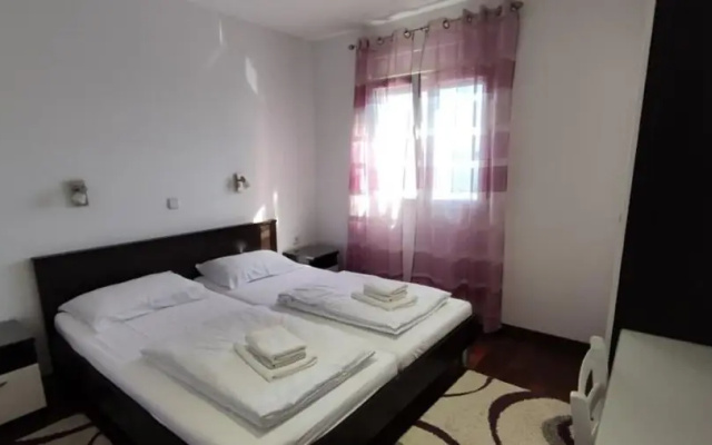 Neven - Economic Apartment Close to sea - A4 kat