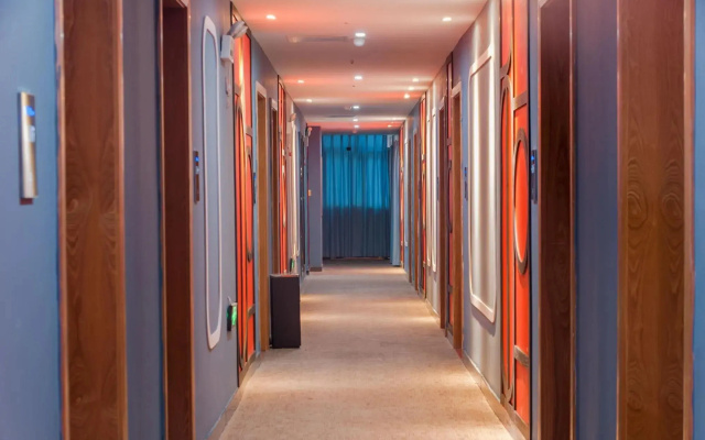 Qingju Hotel (Chenzhou Zixing Dongjiang Cultural Plaza)