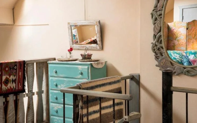 Inger Jirby Gallery & Guest Houses