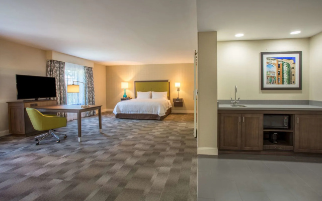 Hampton Inn & Suites Yonkers - Westchester
