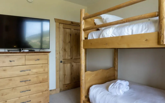 Grand Summit 702