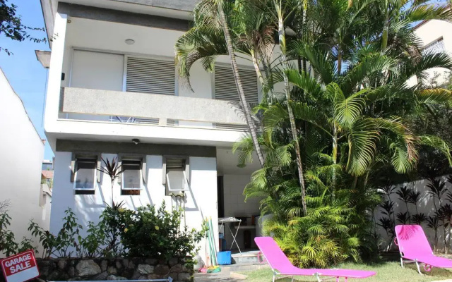 Pool Party Hostel