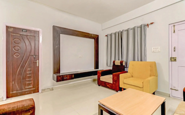 OYO Silverkey Executive Stays,24047 Airport