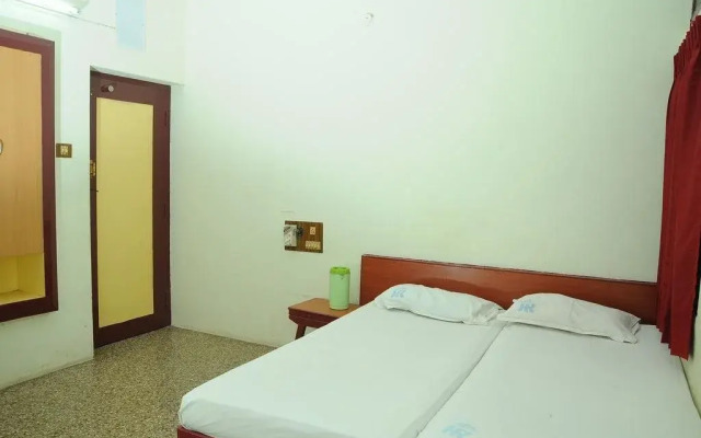 OYO 19959 Hotel Radhakrishna