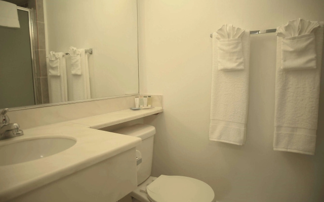 Travelodge by Wyndham Burbank-Glendale