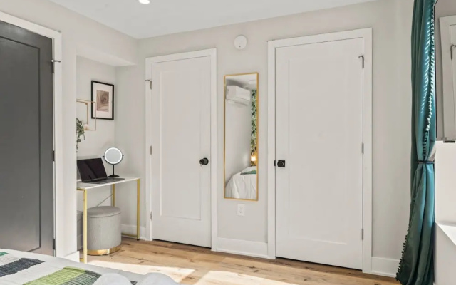 1BR Passyunk AveStunner-Perfect Location