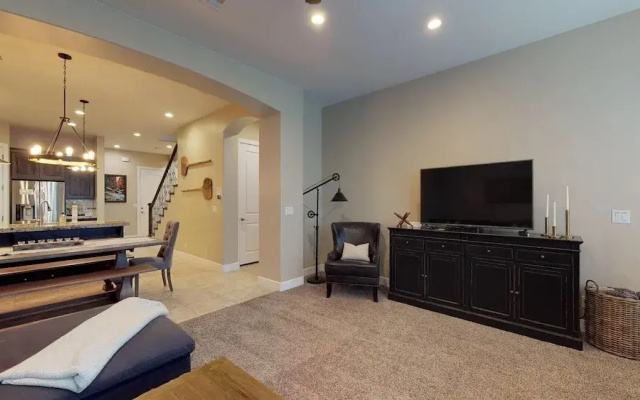 Desert Paradise Getaway 3 Bedroom Apts by RedAwning