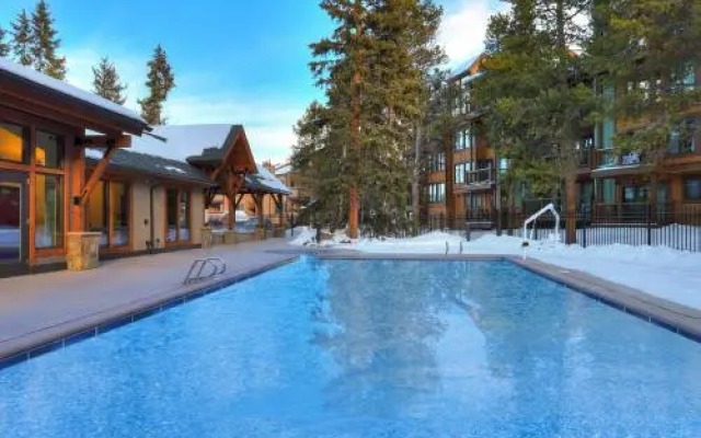 Lance'S West 7 Condominium
