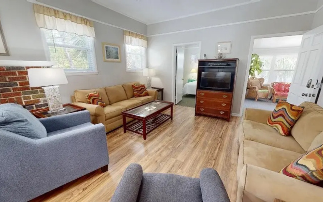 Beach Nugget by Tybee Vacation Rentals