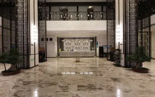 Zhangye Xinshengyue International Hotel (Zhangye West High-speed Railway Station)