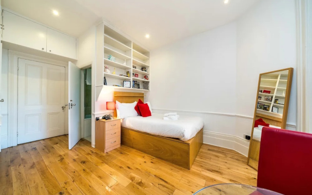 NEW 1 Bedroom Earls Court Flat Centre of London
