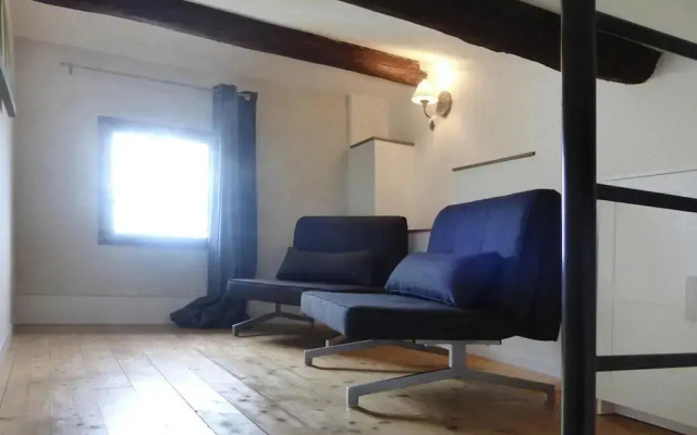 Charming Holiday Flat With Shared Pool, Malaucene