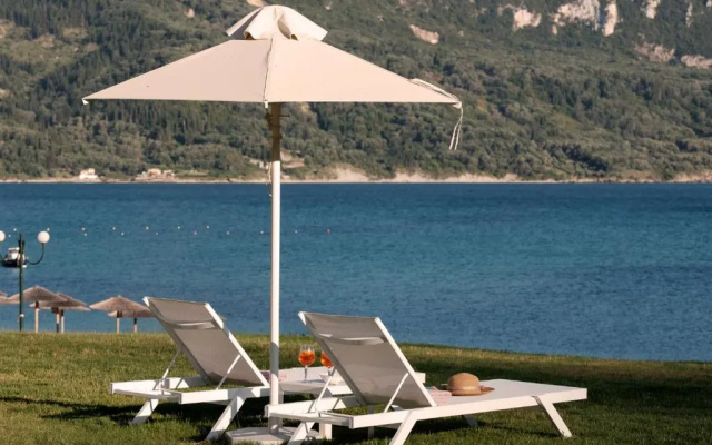 Armikes Beachfront Suites Afionas