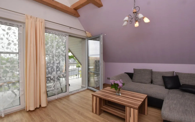 Luxurious Seaside Apartment in Pepelow