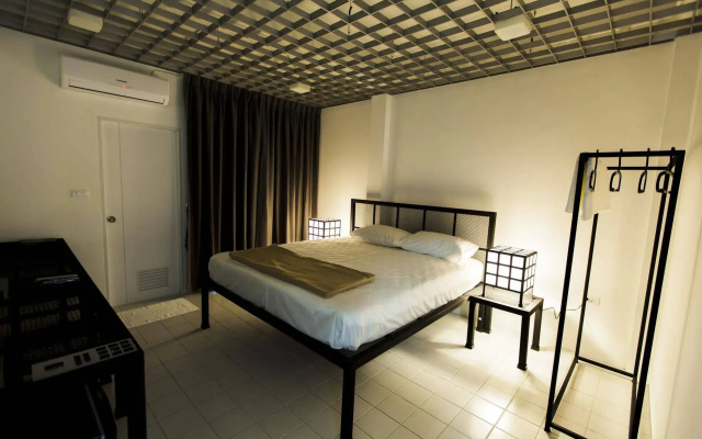 Quadromania Service Apartment