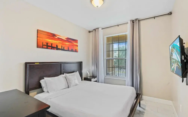 Vista Cay Swanky