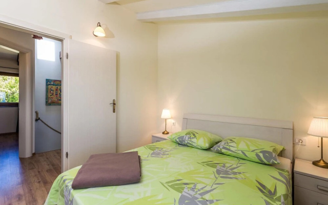 Beautiful Home in Palit With Wifi and 3 Bedrooms