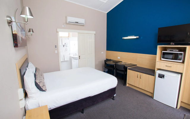 Downs Motel