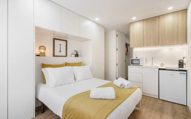 Santa Barbara Flat by Minhos Guest