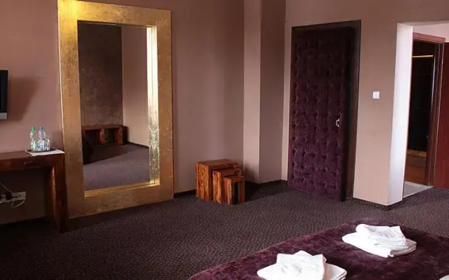 A PROPOS Hotel, Restauracja, Club