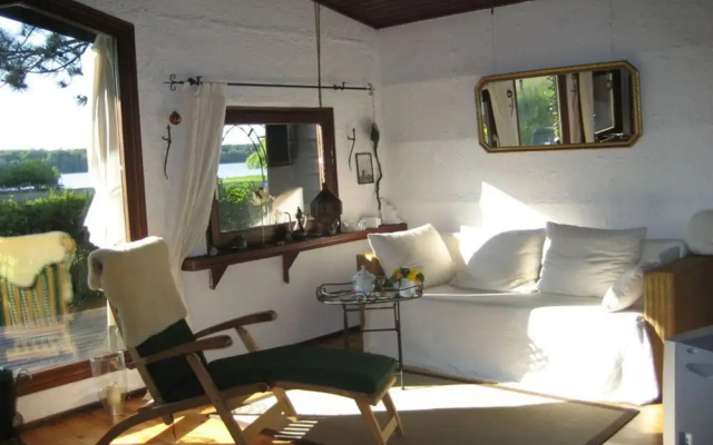 Anne's Holiday Home by the Lake