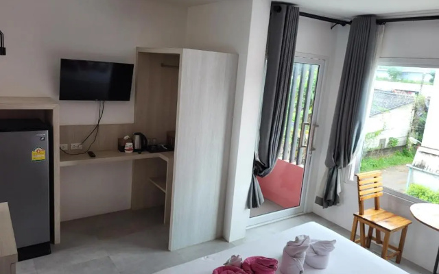 Pinky Hotel by Kanchana